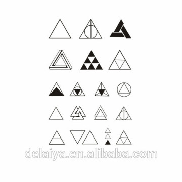 Autocollants temporaires de tatouage de petit triangle créatif